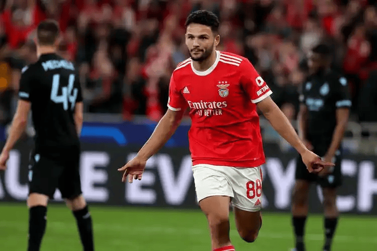 开云体育-萨克拉门托国王训练开放日，今晨临场应变引欢呼，欧冠在即，心理建设被强调的简单介绍